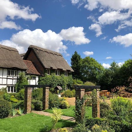 Old Hunters Lodge Whipsnade Limited 外观 照片