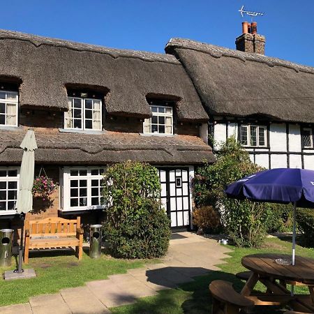 Old Hunters Lodge Whipsnade Limited 外观 照片