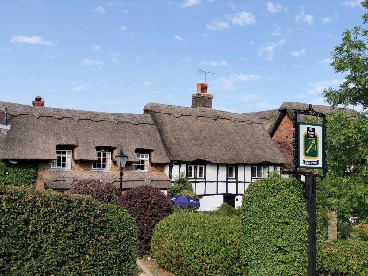 Old Hunters Lodge Whipsnade Limited 外观 照片